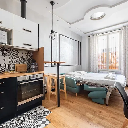 Full-equipped & Near To Subway Apartamento